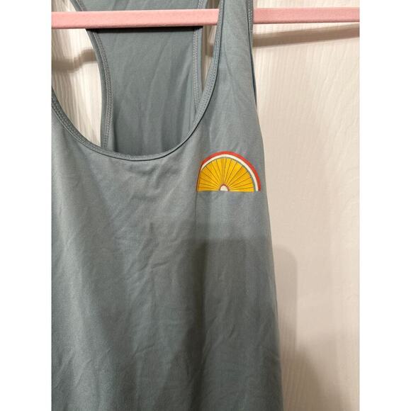 Pearl Izumi Women's Midland Graphic UPF Fast-Drying Tank in Dawn Grey Happy, L - Picture 4 of 9